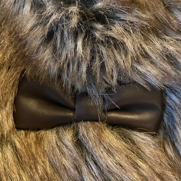 Faux fur lined winter French coat - Picture 4 of 5